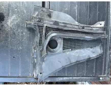 Mitsubishi Grandis Glove box MN187441