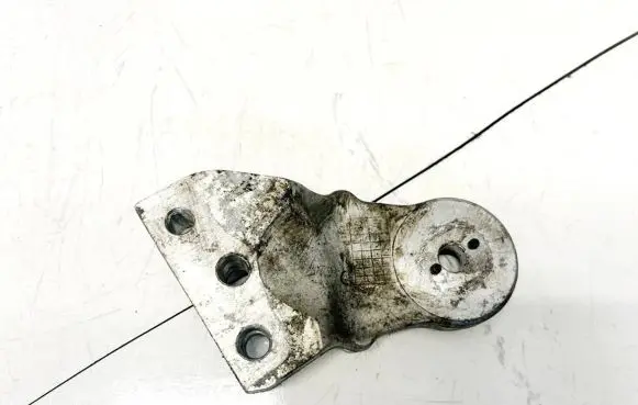 Hyundai Accent Engine mounting bracket 18211g100
