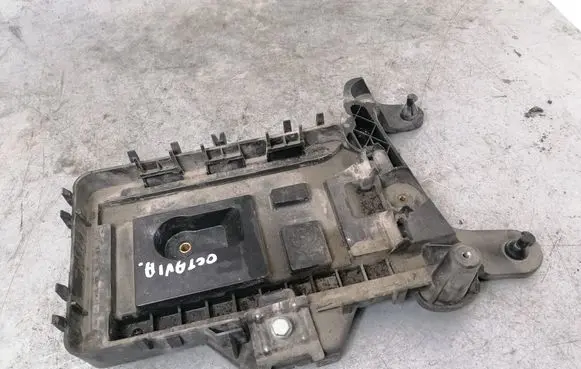 Skoda Octavia Mk2 (1Z) Battery tray 1K0915333C