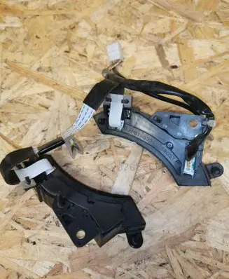 Toyota Hilux (AN10, AN20, AN30) Steering wheel buttons/switches 75B037