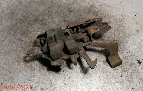 Toyota Corolla E120 E130 Engine bonnet/hood lock/catch