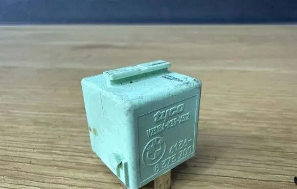 BMW 3 E90 E91 Other relay 8373700