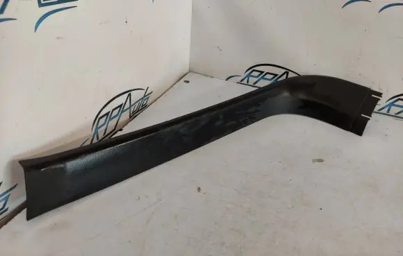 Trunk/boot lower side trim panel