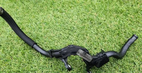 Mercedes-Benz CLS C219 Fuel line/pipe/hose A6420701681 180220