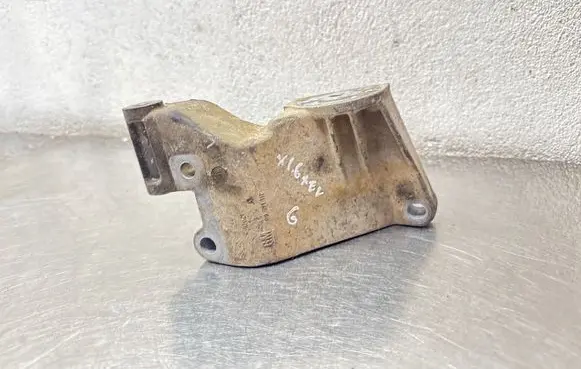 Opel Astra G Generator/alternator bracket 90571112 S2021