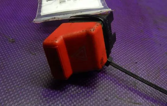 Fiat 500 Cinquecento Hazard light switch 