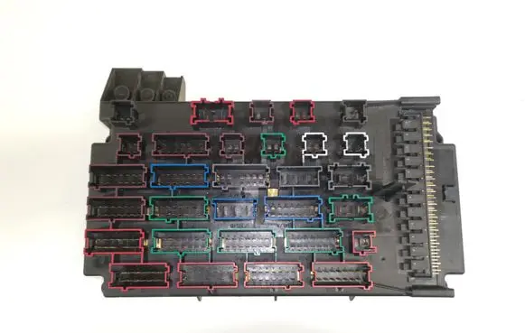 Mercedes-Benz ML W163 Fuse module 1635450205 08200101