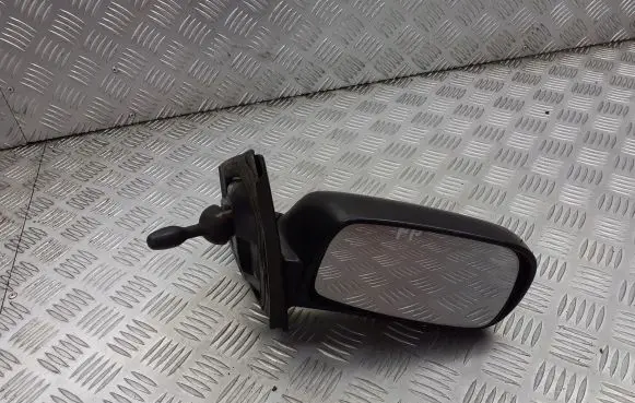 Toyota Yaris Front door electric wing mirror 