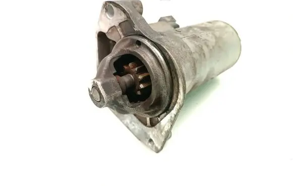 Peugeot 208 Starter motor 9671530880 428000-8332