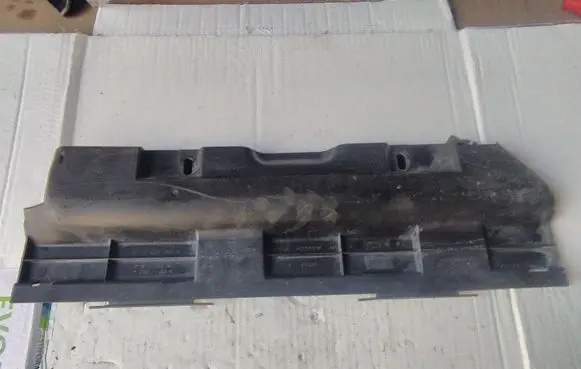 Mercedes-Benz C AMG W203 Intercooler air guide/duct channel A2035053730