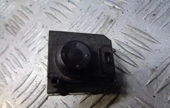 Suzuki Liana Wing mirror switch