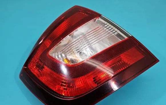 Skoda Rapid (NH) Rear/tail lights 5JH945311 IMPRK1479937