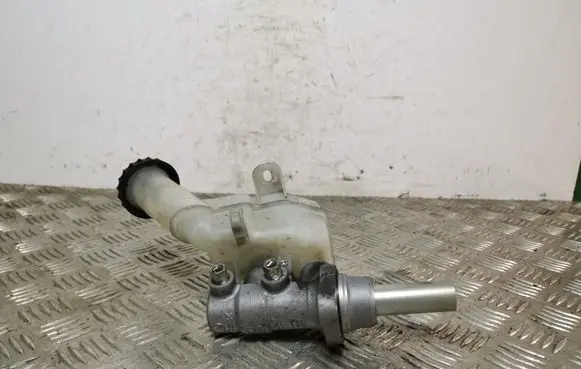 Mitsubishi Outlander Master brake cylinder