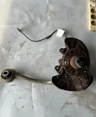 Mercedes-Benz C W203 Front wheel hub 