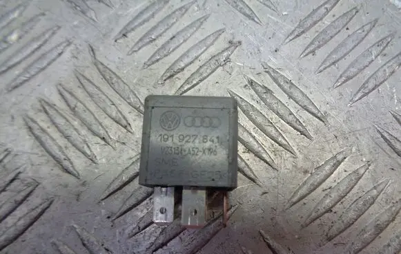 Volkswagen PASSAT B5.5 Other relay 191927841