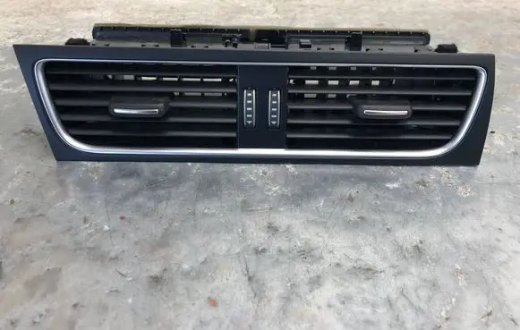 Audi A4 S4 B8 8K Dash center air vent grill 8T1820951D