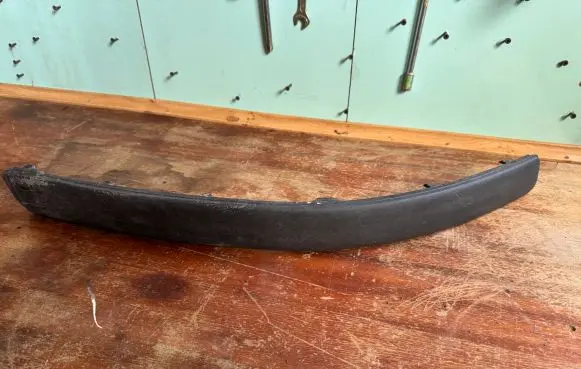 Volkswagen PASSAT B5 Front bumper splitter molding 3B0807718