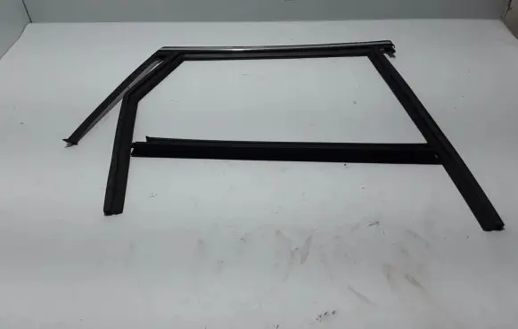 Volvo S90, V90 Rubber seal rear door 31849230