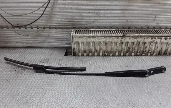 Volkswagen PASSAT B6 Windshield/front glass wiper blade 3C1955410B