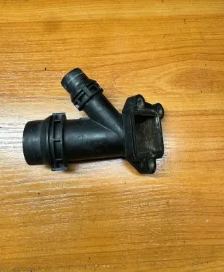 BMW 5 E60 E61 Engine coolant pipe/hose 1112247744