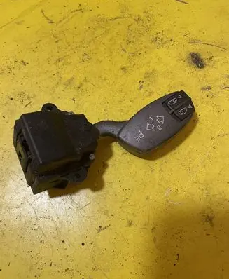 BMW 7 E65 E66 Steering wheel buttons/switches 6911516