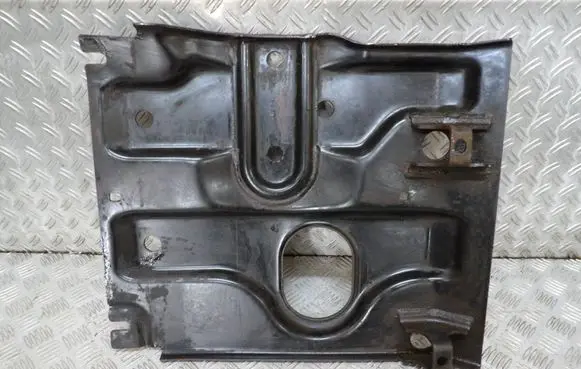 Jeep Cherokee KJ Engine splash shield/under tray