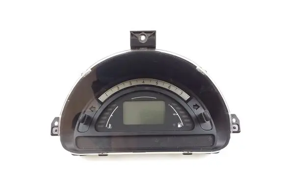 Speedometer (instrument cluster)