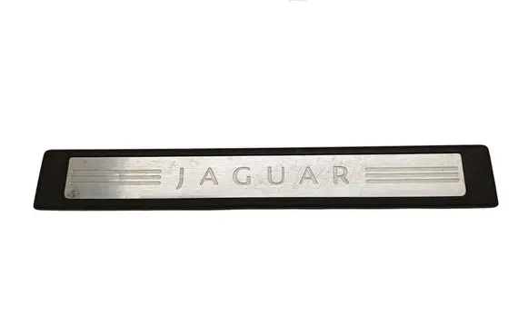 Jaguar XF X250 Front sill trim cover 8X2313200AF
