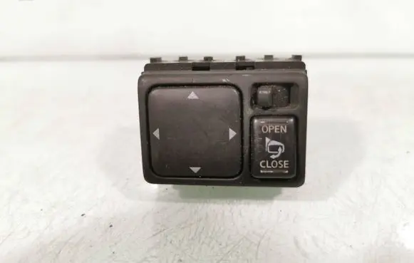 Nissan X-Trail T30 Wing mirror switch