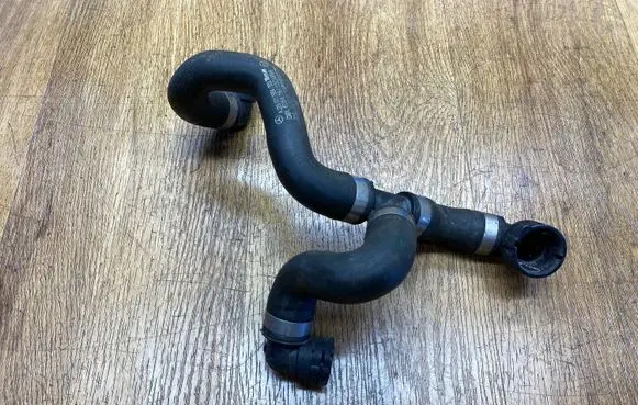 Mercedes-Benz C W205 Engine coolant pipe/hose A0009972359 A2055013984