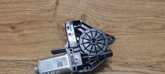Volvo V40 Cross country Front door window regulator motor 966269103