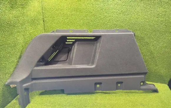 Trunk/boot lower side trim panel