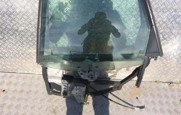 Audi A4 S4 B5 8D Rear door window/glass frame 