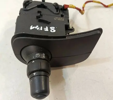 Renault Clio III Indicator stalk 88102001 0201060011