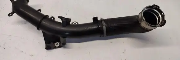 Volvo XC40 Intercooler hose/pipe 32222151