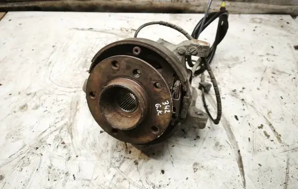 BMW 5 E60 E61 Rear wheel hub