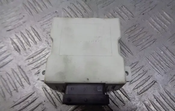 Toyota Avensis T250 Window wiper relay 150.696