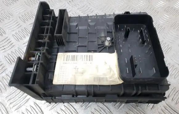 Volkswagen Touran I Fuse module 1K0937125A 1K0937804G