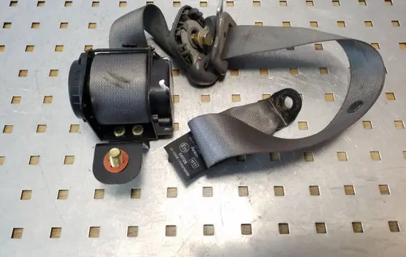 Hyundai Tucson JM Rear seatbelt 898202E000