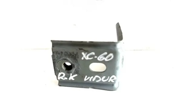 Fender mounting bracket