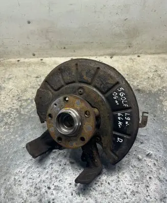 Volkswagen Golf V Front wheel hub