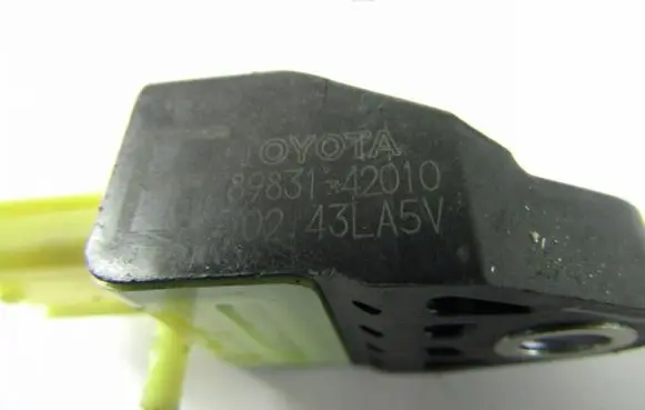 Toyota RAV 4 (XA30) Airbag deployment crash/impact sensor 8983142010