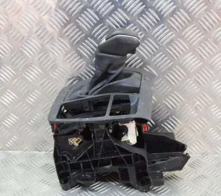 Toyota RAV 4 (XA50) Gear shifter/selector 75G746
