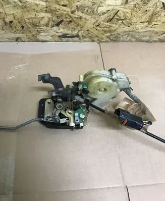 KIA Sorento Front door lock