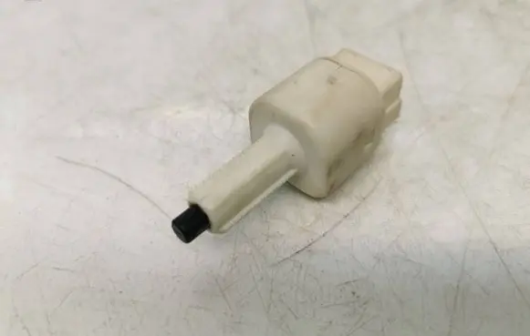 Toyota Avensis T250 Brake pedal sensor switch 2701 R70