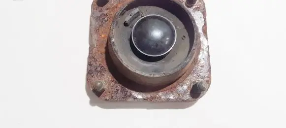 Mazda 626 Coil spring mount 