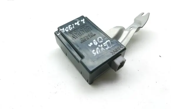 Lexus IS 220D-250-350 Door control unit/module 8974053060