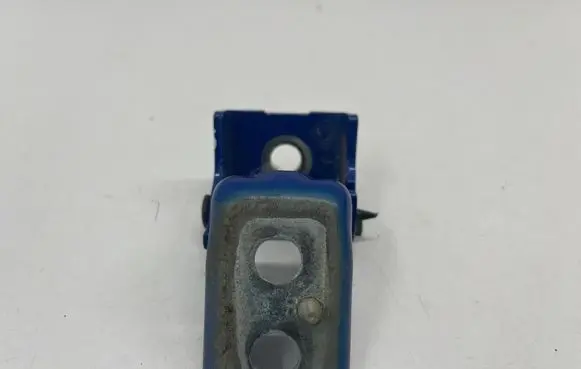 Opel Mokka B Front door lower hinge 