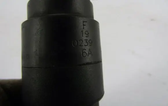 Volvo S40, V40 Windscreen/windshield washer pump