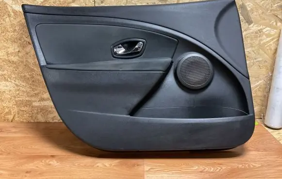 Renault Megane III Front door card panel trim 156042781